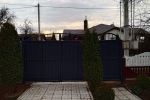 Распашные ворота с зашивкой из металлопрофиля — фото 5