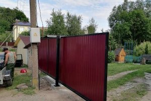 Откатные ворота с двухсторонней зашивкой из металлопрофиля — фото 2