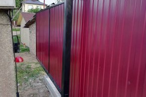 Откатные ворота с двухсторонней зашивкой из металлопрофиля — фото 3