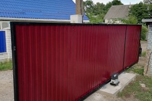 Откатные ворота с двухсторонней зашивкой из металлопрофиля — фото 4