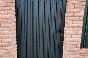 Откатные ворота с двухсторонней зашивкой металлоштакетник — фото 2