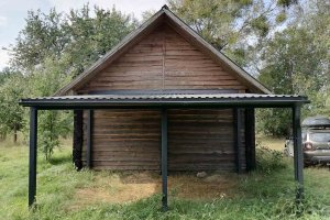 Односкатный навес из металлопрофиля примыкающий к зданию — фото 1